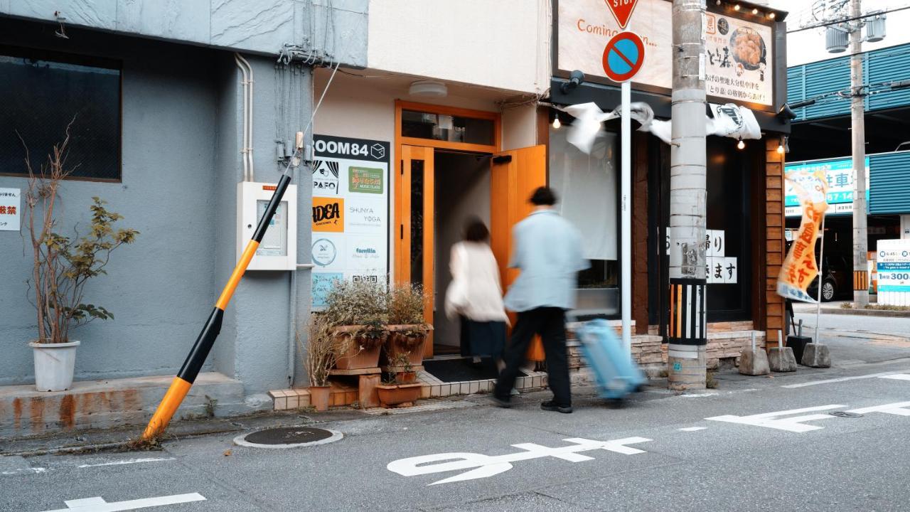 琉球モダン宿りゅうだん Наха Экстерьер фото